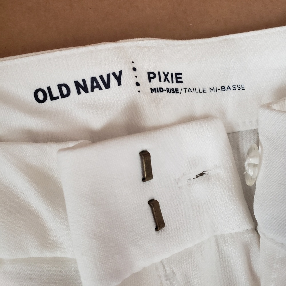 NWT White Old Navy Jeans - Size 8